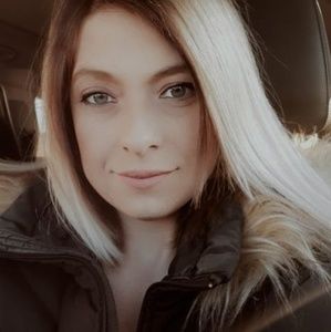 Meet your Posher, Mandy